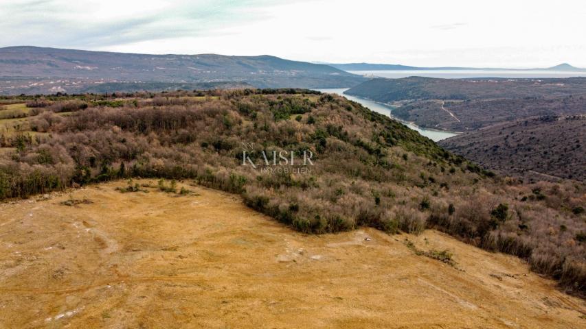 Rakalj - zemljište za izgradnju 50 vila, 45 000 m2