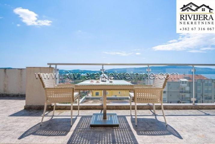 For sale spacious penthouse in Tivat