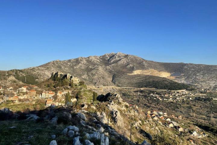 Klis, zemljište/kuća 3684m2