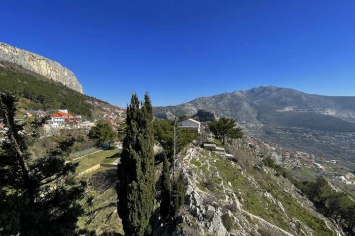 Klis, zemljište/kuća 3684m2