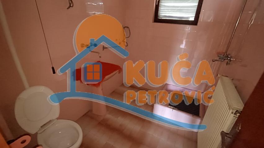 Kuća 268m2, Vlasotince, plac 4. 24a