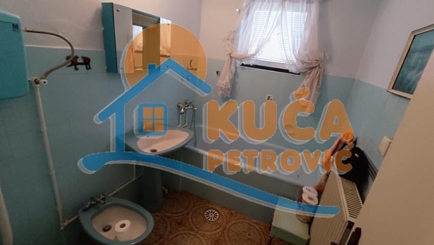 Kuća 268m2, Vlasotince, plac 4. 24a