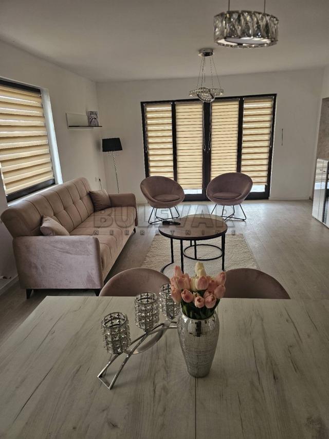 Izdavanje, lux  stan - apartman u   Kragujevcu, naselje Šumarice – površina 132 m2