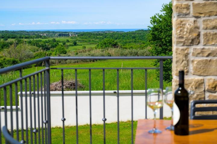 Buje, Eskluzivna samostojeća villa s očaravajućim panoramskim pogledom na more 