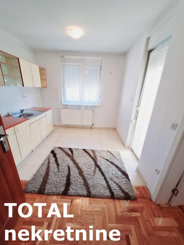 1 Jednosoban stan NOVI SAD, 74150€