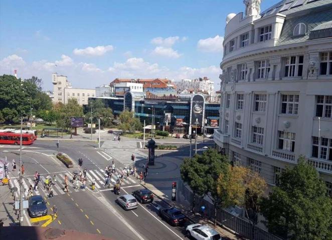 Izdavanje lux dvosobnog stana-Centar, Stari Grad 