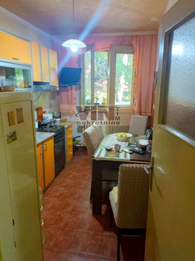 RAKOVICA KANAREVO BRDO 43m2 , 95000e