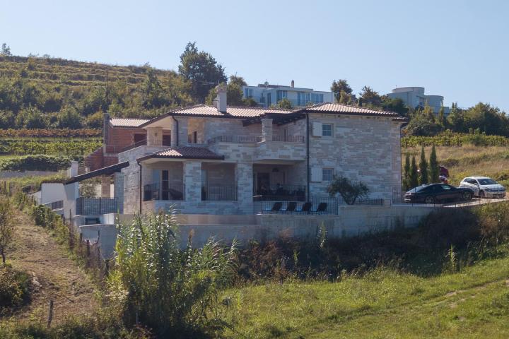 Istra, Momjan, moderna kamena vila