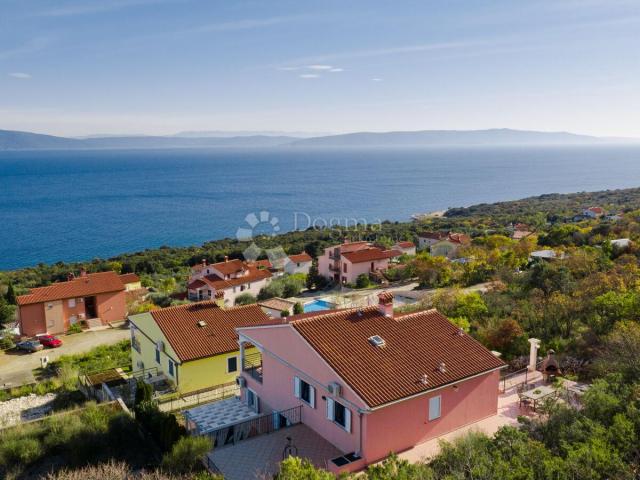 SCHÖNES HAUS MIT OFFENEM MEERBLICK