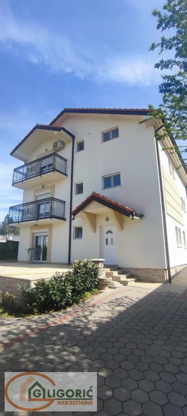 Vila lux - Barajevo - Vrhunskog kvaliteta