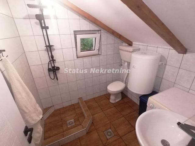 Sremska kamenica-Uknjižena kuća 90 m2 sa Pogledom za Uživanje na Top Lokaciji-065/385 8880