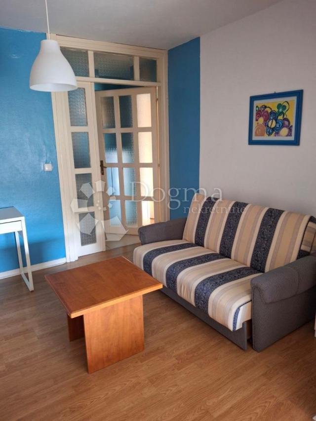 Apartman u Banjolu sa pogledom na more