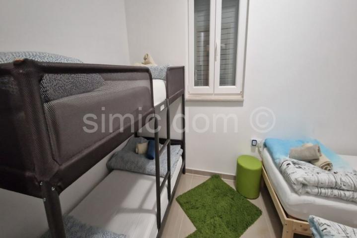 Namješteni trosobni apartman, Sumartin