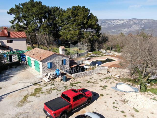 Labin, okolica, prekrasna autohtona kuća za odmor