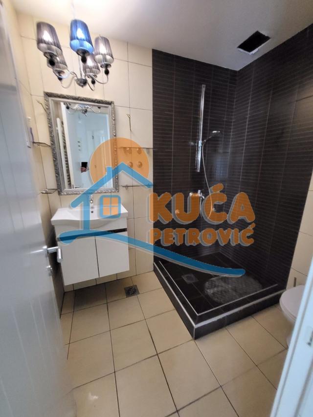 Izdaje se luksuzna kuća u Čalijama, 280m2