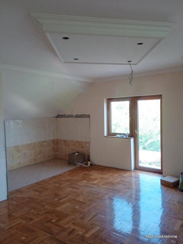 ZEMUN ZEMUN - PLAVI HORIZONTI 255m2 , 120 , 290000e