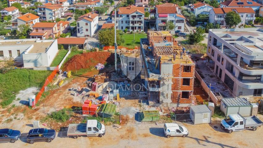 Umag, surroundings! Modern apartment under construction in a quiet location!