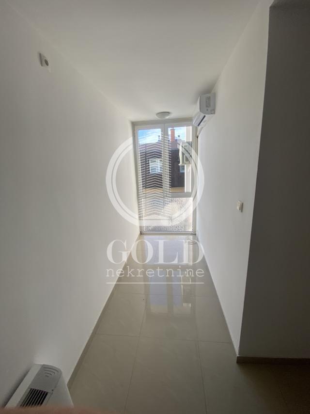 IZDAVANJE Poslovni prostor: NOVI SAD-Novi Sad-Adice, 200m2, 1400 eur ID#6326