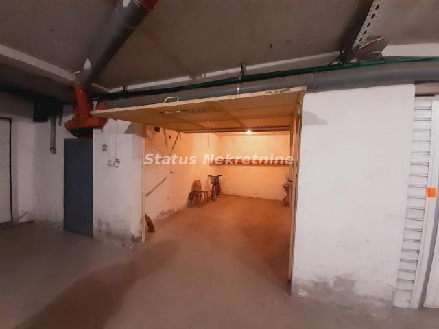GARAŽA NA GRBAVICI, U SUTERENU ZGRADE 17M2, CENA  80EU, BEZ DEPOZITA