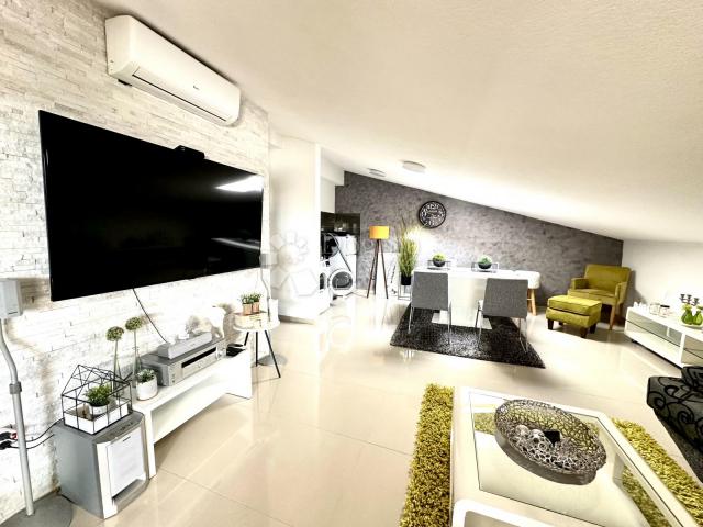 PENTHOUSE Crikvenica 162m2 sa pogledom na more 