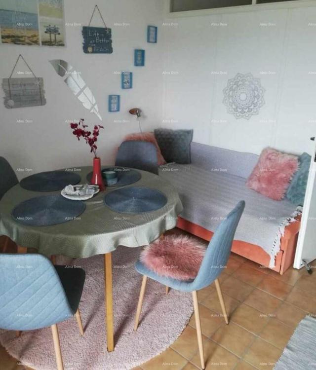 Stan Prodaje se apartman, 34 m2, u Dugoj Uvali u prvom redu do mora