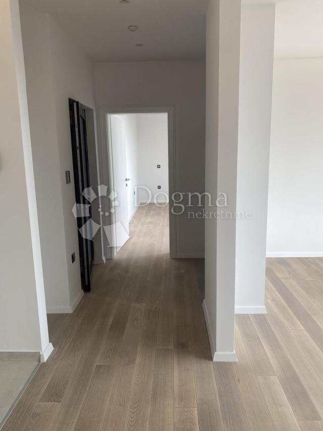 Flat Centar, Varaždin, 82,25m2