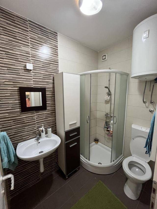 NOVI SAD - BULEVAR PATRIJARHA PAVLA - 77. 00 m2