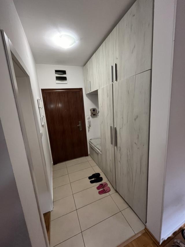 NOVI SAD - BULEVAR PATRIJARHA PAVLA - 77. 00 m2