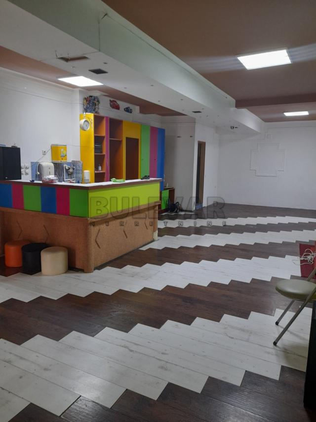 Poslovni prostor 60m2, u Knjaževačkoj