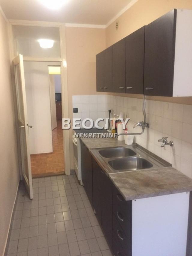 Novi Beograd, Bežanijska kosa 2, Nede Spasojević, 3. 0, 87m2, 700EUR