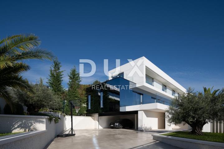 OPATIJA, ZENTRUM – imposante Villa von 427 m2 oberhalb des Zentrums von Opatija mit selten gesehenen