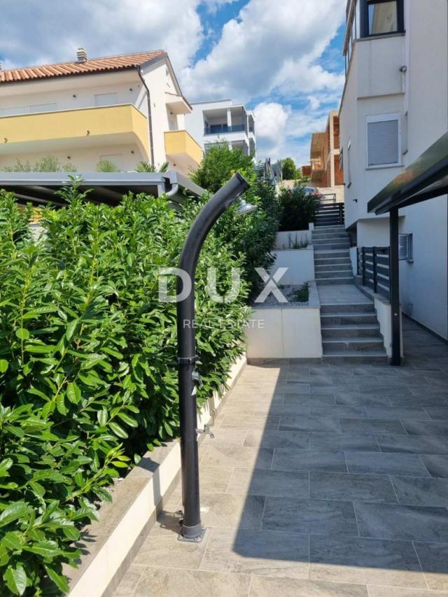 CRIKVENICA, HRUSTA - dva apartmana s pogledom na more