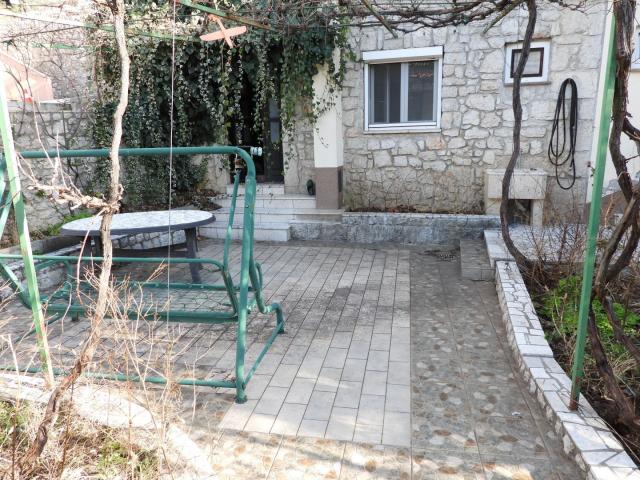 CRIKVENICA - stan prizemlje 180 m2 s panoramskim pogledom na more + okoliš 250 m2