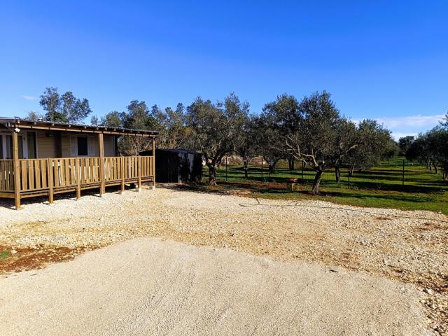 ISTRIA, FAŽANA Land with a mobile home, electricity, water - 700 m FROM THE SEA!!