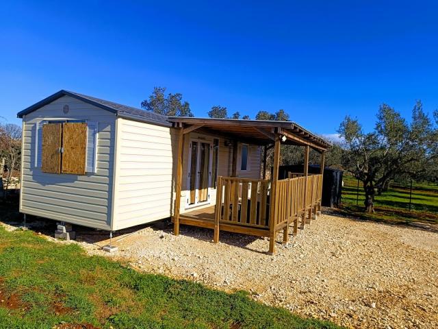 ISTRIA, FAŽANA Land with a mobile home, electricity, water - 700 m FROM THE SEA!!