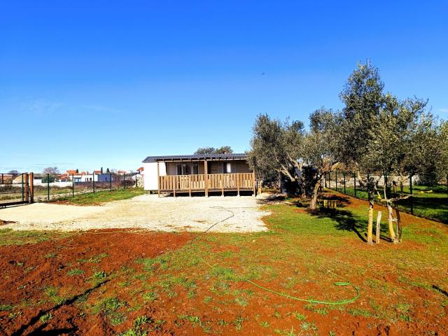 ISTRIA, FAŽANA Land with a mobile home, electricity, water - 700 m FROM THE SEA!!