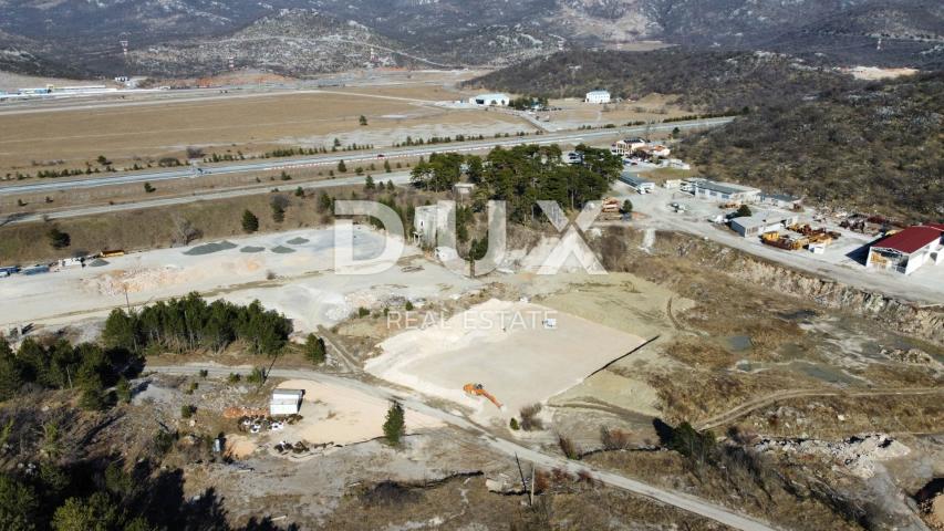 GROBNIK, ČAVLE, SOBOLI- građevinsko zemljište 40000m2 u komercijalnoj zoni za halu- poslovni prostor