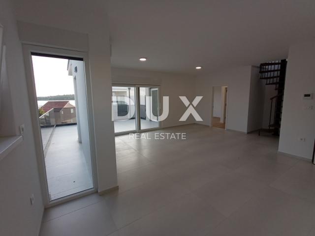 ŠIBENIK, VODICE - Predivan penthouse S8 pokraj mora