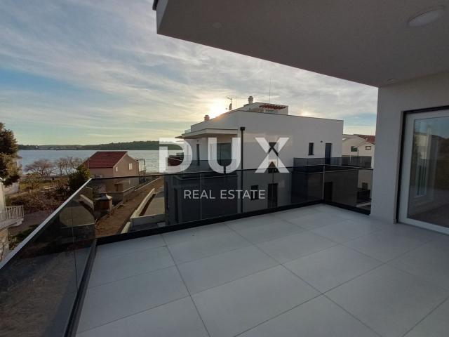 ŠIBENIK, VODICE - Predivan penthouse S8 pokraj mora