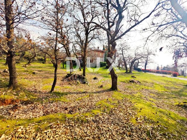 OPATIJA, OPRIĆ - Građevinsko zemljište 2740 m2 s pogledom na more!