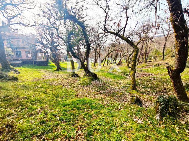 OPATIJA, OPRIĆ - Građevinsko zemljište 2740 m2 s pogledom na more!