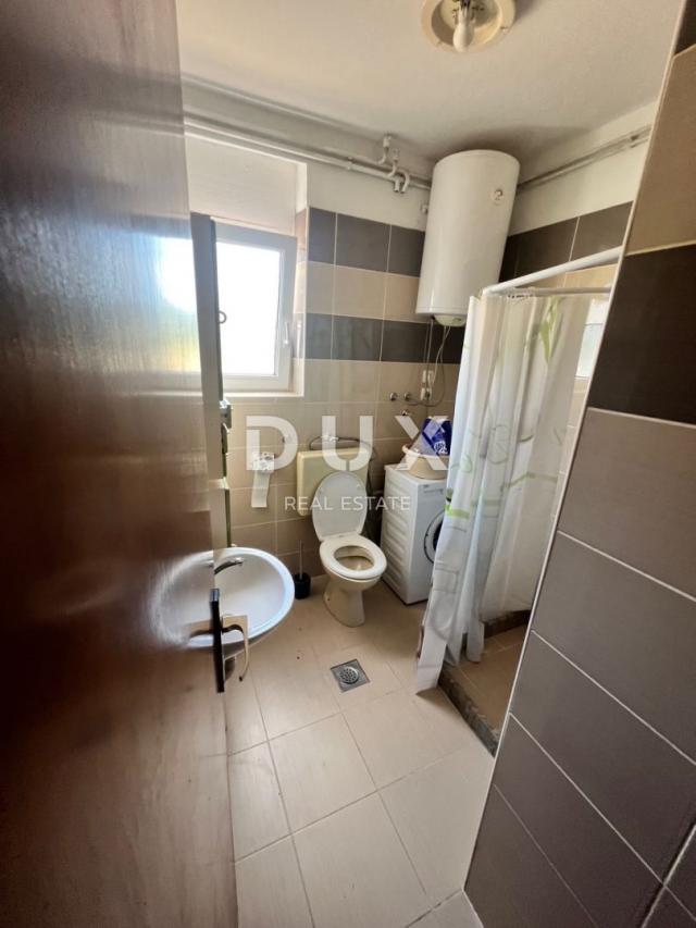 KRK (OKOLICA) - Prizemna etaža kuće (2 apartmana) sa vrtom