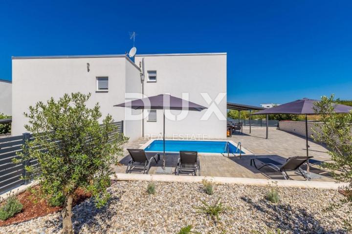 KRK ISLAND, MALINSKA - Modern semi-detached villa with pool