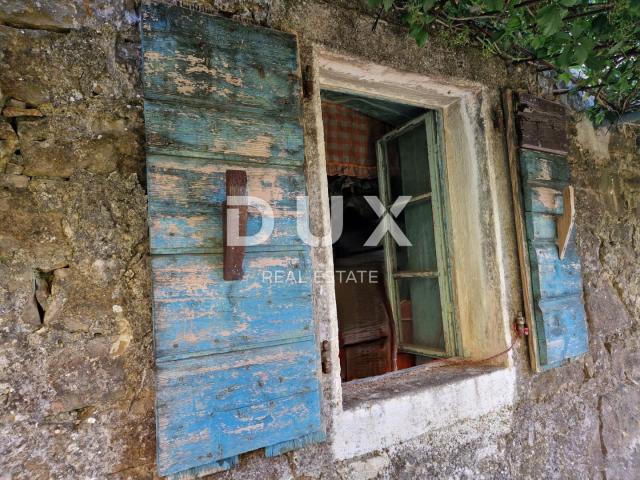 ISTRIA, LIVADE (surroundings) - Stone antiquities with a panoramic view