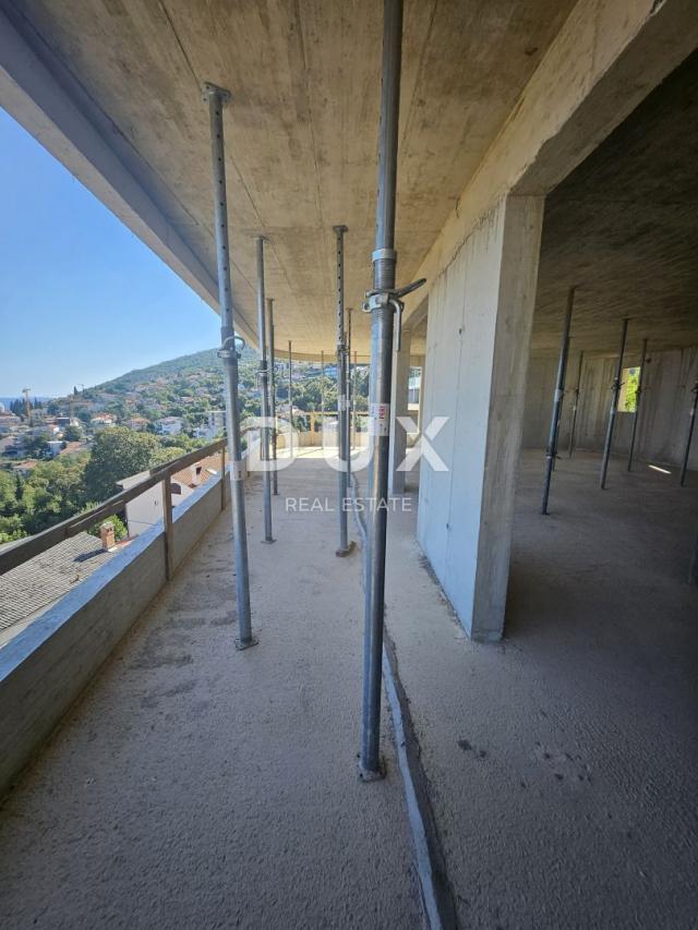 OPATIJA, CENTAR- dvoetažni penthouse 433m2 s panoramskim pogledom na more i krovnom terasom S2