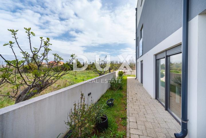 ZADAR, ZATON - Modern apartment with a garden