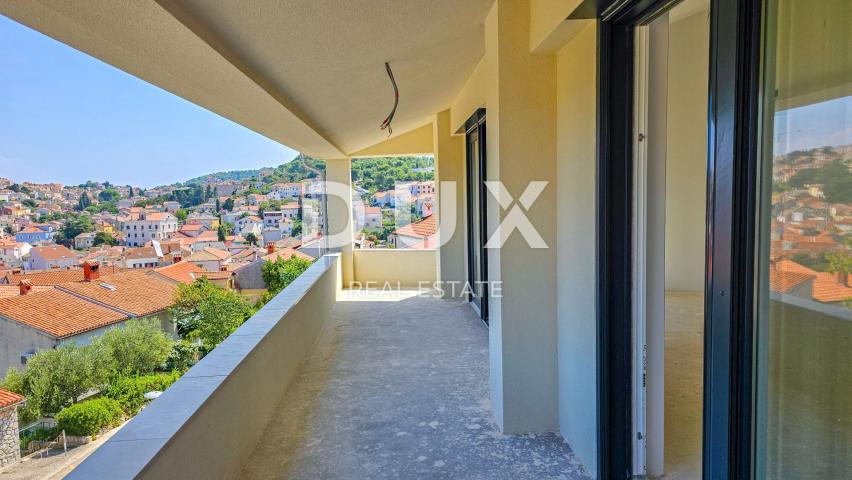 MALI LOŠINJ, CENTAR - Jedinstveni penthouse na 100m od mora!