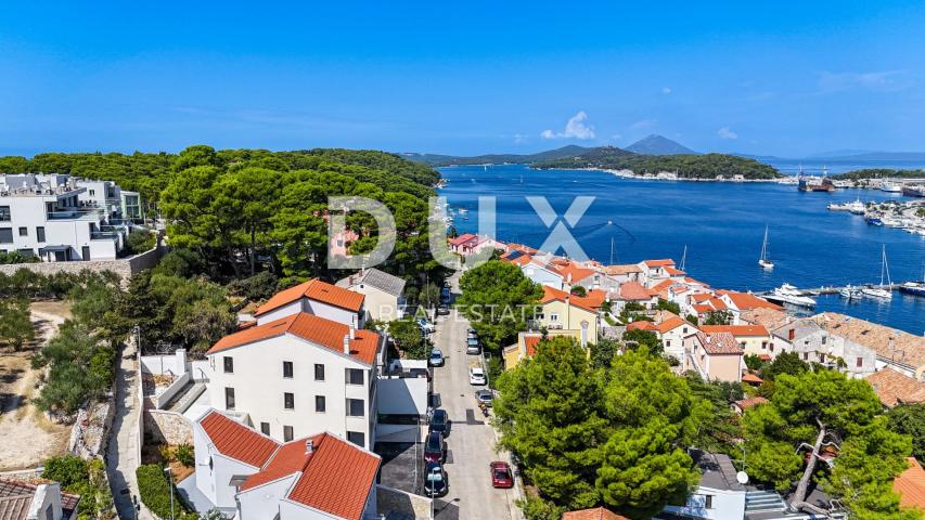 MALI LOŠINJ, CENTAR - Jedinstveni penthouse na 100m od mora!