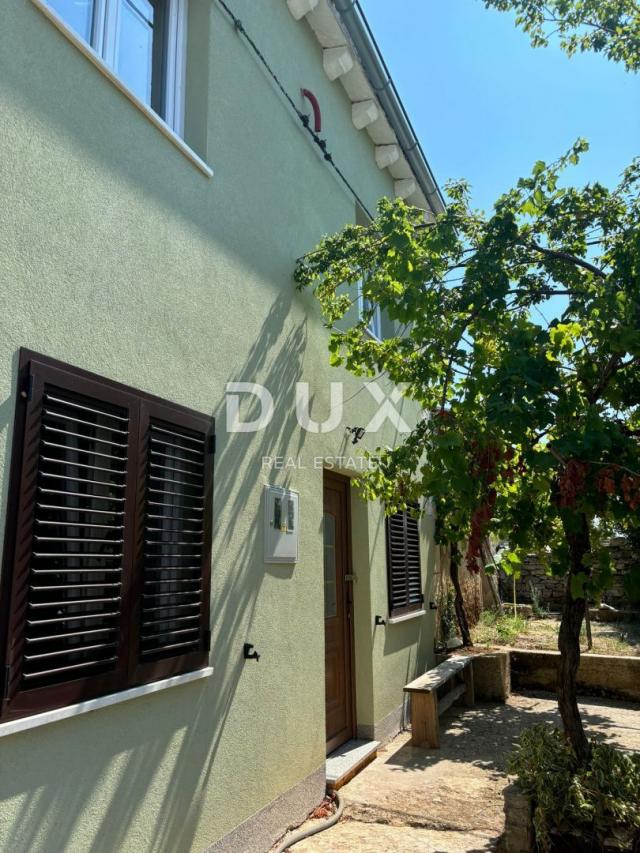 ISTRIA, SVETVINČENAT - Partially renovated Istrian house with main project!