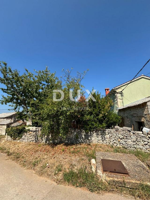 ISTRIA, SVETVINČENAT - Partially renovated Istrian house with main project!